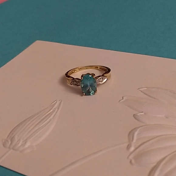 Beautiful scalloped 10k rich blue topaz with diamonds - Picture 4 of 15